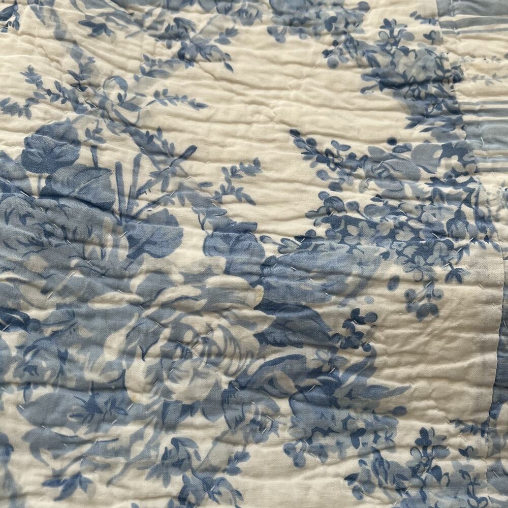 Hand Quilted Vintage Blue Floral Cotton Quilt Bedspread 96"x90" - Picture 2 of 16